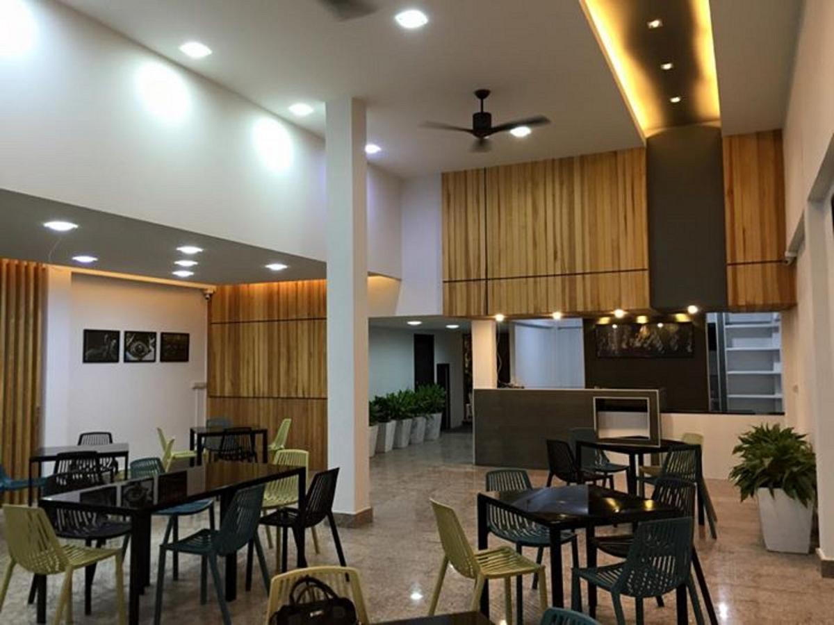 At Sakon Hotel Szakonnakhon Kültér fotó