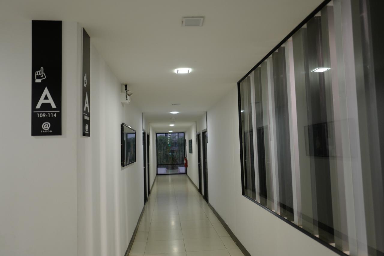 At Sakon Hotel Szakonnakhon Kültér fotó